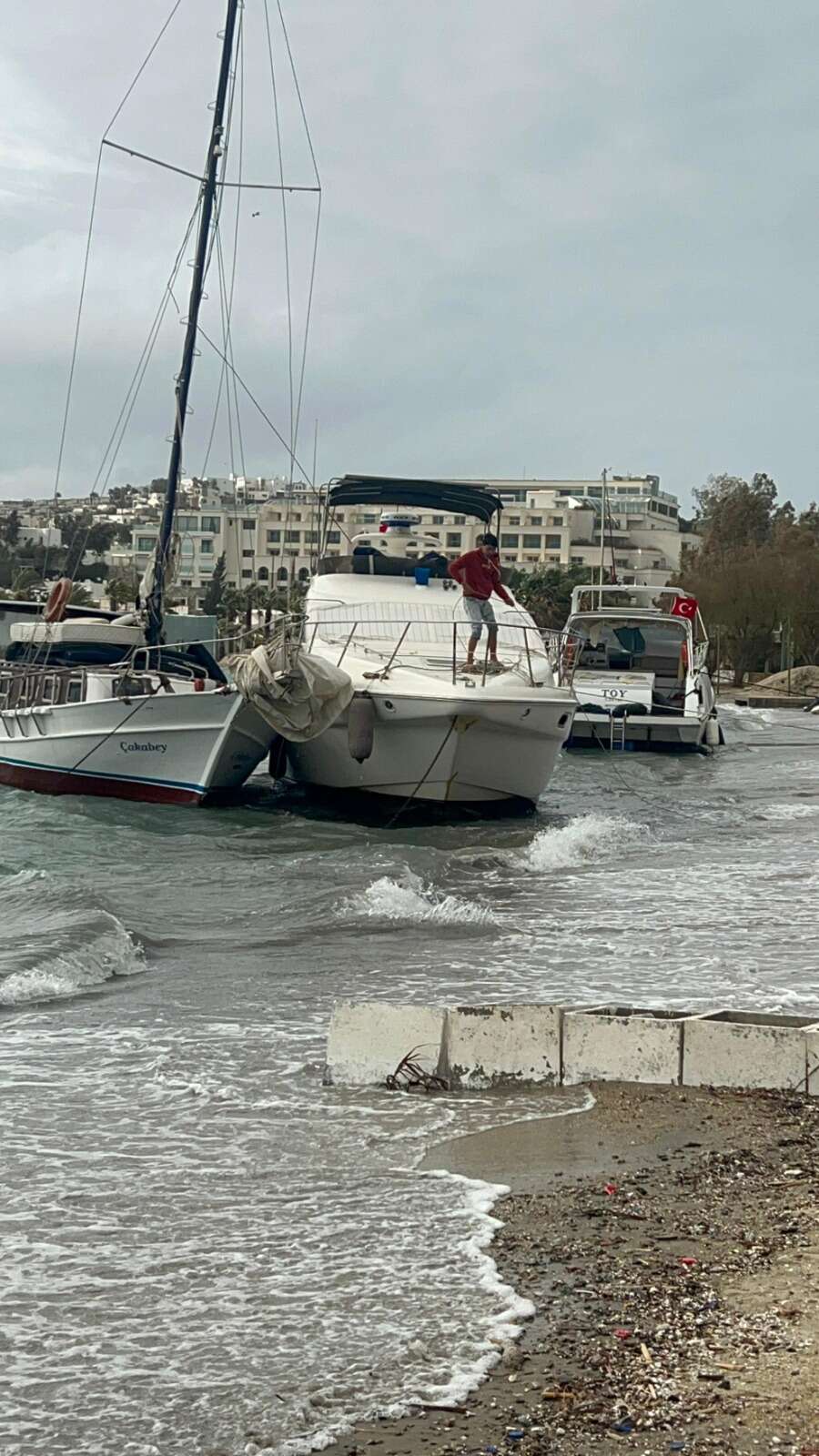Fırtına Turizm Cenneti Bodrum’u Vurdu, Tekneler Birbirine Girdi 4